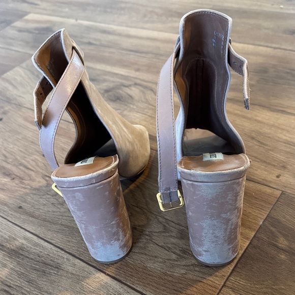 Steve Madden Tan Open-Toe Heels - Picture 2 of 3